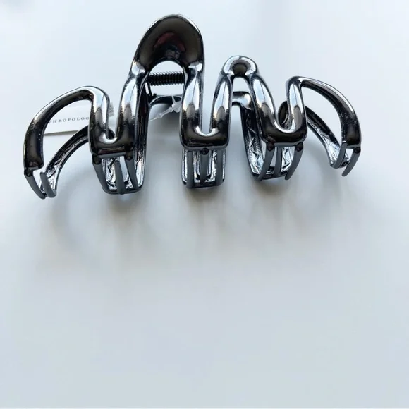 NWT Anthroplogie Squiggle Hair Claw Clip Black Silver - Picture 4 of 5